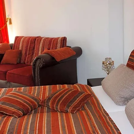 De Baron 4*