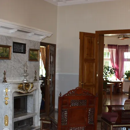 فندق De Baron 4*